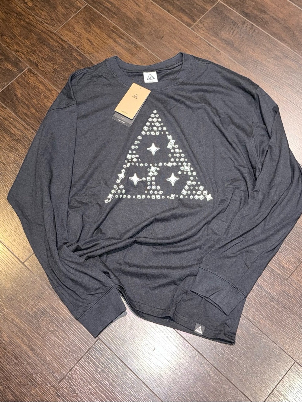 NWT! Nike ACG Dri-FIT Glow In The Dark Stars Long Sleeve T-Shirt Men’s Size L
